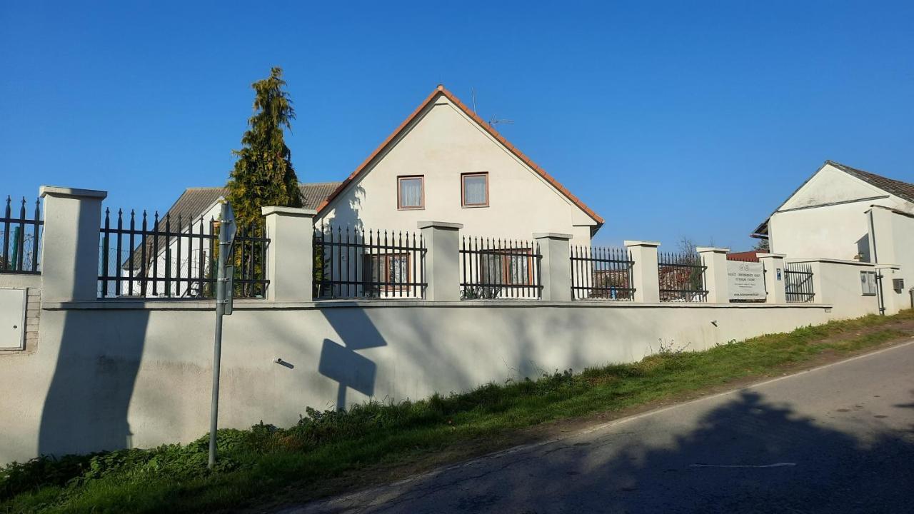 Podkroví v Jihočeském Statku Nemejice Exteriér fotografie